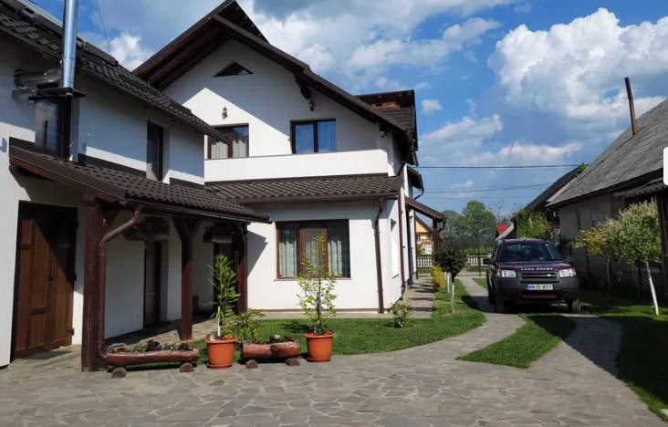 Pensiune de inchiriat 2500lei